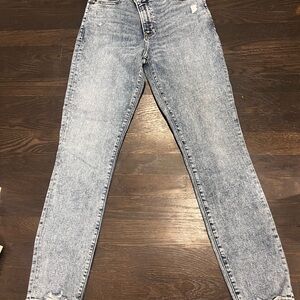 NWT Abercrombie Super Skinny SZ 28/6R